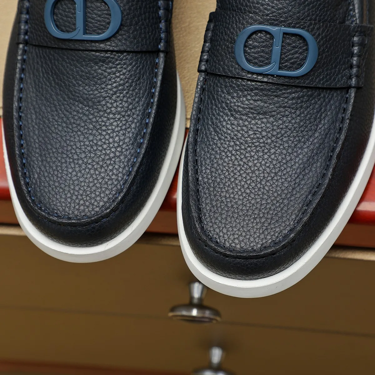 Men's clothing and shoes 💰460 💰🔥[Dior] High-end top-notch 🔝 purchasing agent 🔍🔍The latest 🇺🇸 counters are on sale simultaneously, original Italian brand · brand totem cloth sewn with brand cloth label · paired with calfskin · (high-end, nobility and class) exquisite workmanship (cow Leather lining) Sole: Original two-color sole ⚠️outsole specially provided by the original factory. Comfortable, wear-resistant, non-slip, real-life photoshoot🎬The real thing is more beautiful🔍Color: Color optional💕💕Number of yards: 39-44 (customized at 38.45.46)...